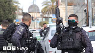 Israel arrests 42 after deadly Jerusalem synagogue shooting - BBC News