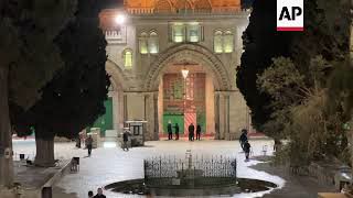 Israeli police evict worshippers at holy site