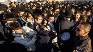 Ultra-Orthodox Jews Protest Women of the Wall at Western Wall