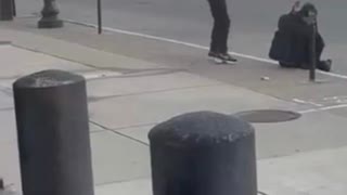 Man executes a homeless man in broad daylight in St Louis Missouri