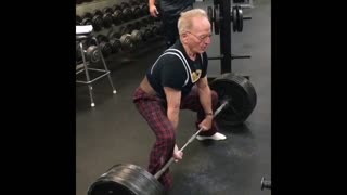 89 years old (young) pulling 405lbs(184kg) for reps