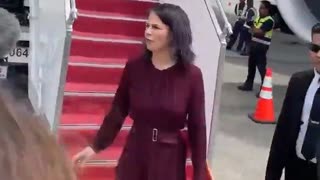 Annalena Baerbock German Foreign Minister arrives in China and is received with zero delegations.