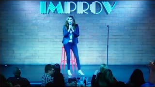 Comedian Heather McDonald collapses right after pro-vax joke 7th Feb