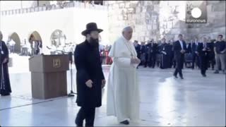 Pope Francis Praying at Western Wall In Jerusalem