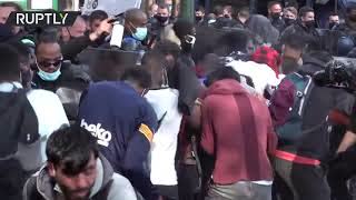 Paris: Migrants Demand Housing