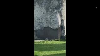 Man claims that Stonehenge is a hundred year old fake!