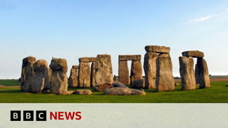 Scientists 'shocked' at new Stonehenge discovery | BBC News