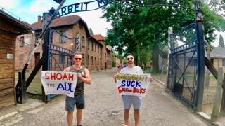 ESCAPE FROM AUSCHWITZ ♔ [STARRING HANDSOME TRUTH AND ARYAN BACON]