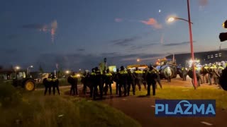 Cops Move in on Heerenveen, Netherlands. Farmers Blockades.