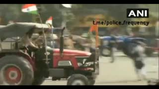 Apus attempt to mow down cops with tractors in Indian farmer riots.