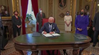 Joe Biden "I don't know what I'm signing" signs executive order